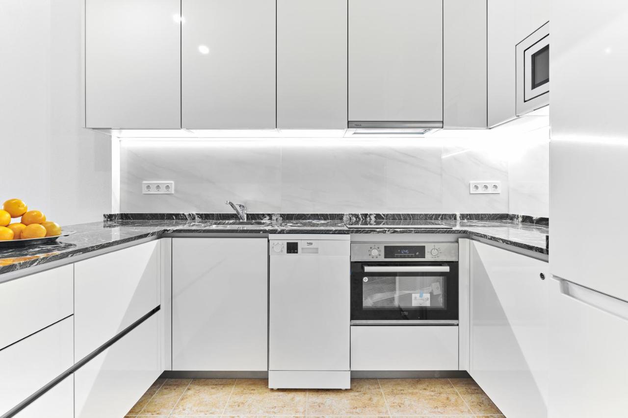 Cozy Apartment Near Playa Del Cura In Torrevieja Bagian luar foto