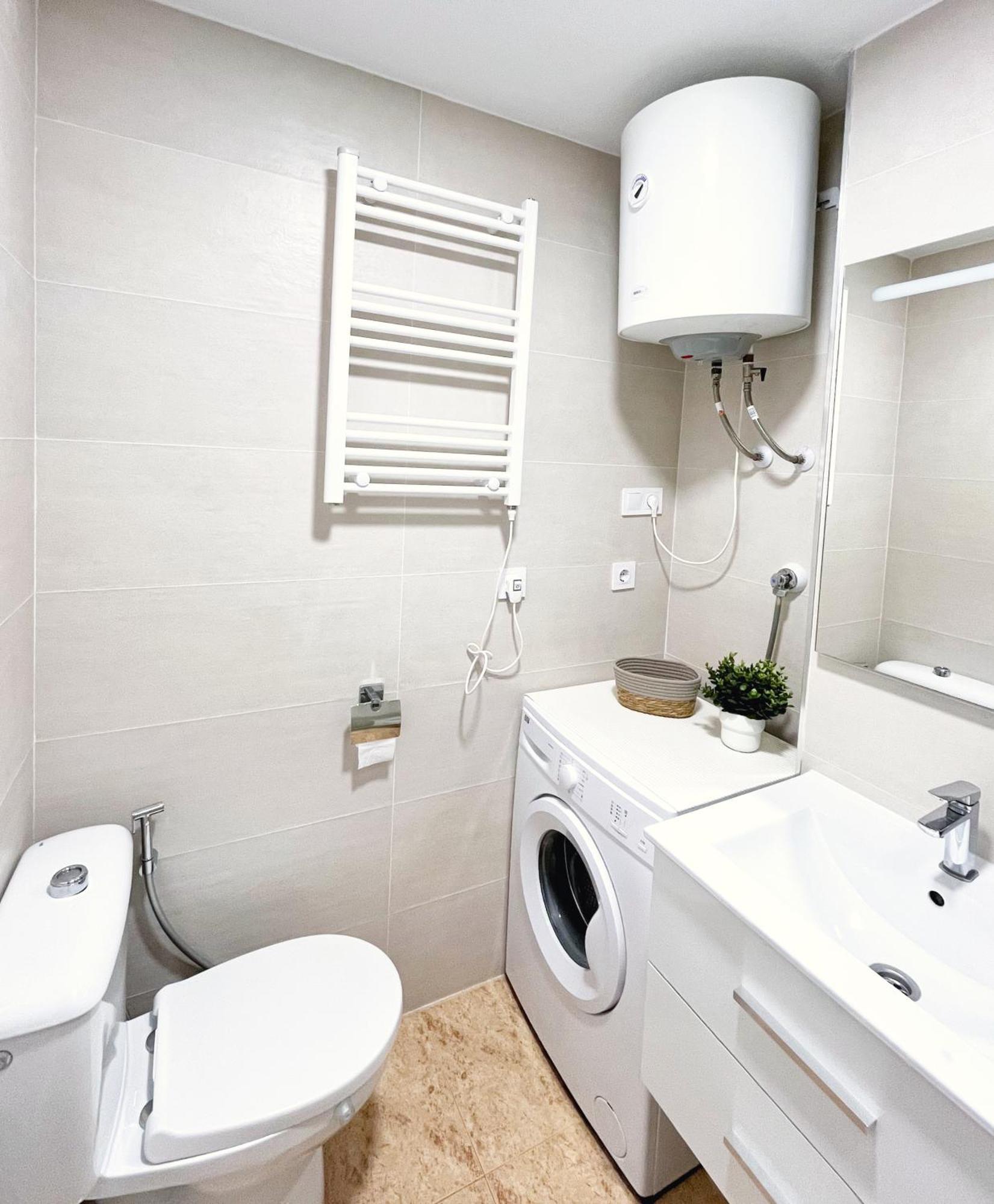Cozy Apartment Near Playa Del Cura In Torrevieja Bagian luar foto